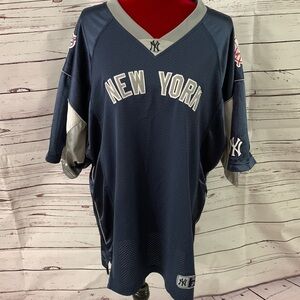 New York Yankees football style jersey. XXL.